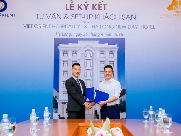 Signing ceremony of setting up and training Halong New Day Hotel