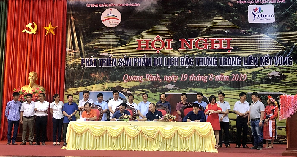 Viet Orient: Signing a memorandum of understanding on tourism development cooperation with Ha Giang province